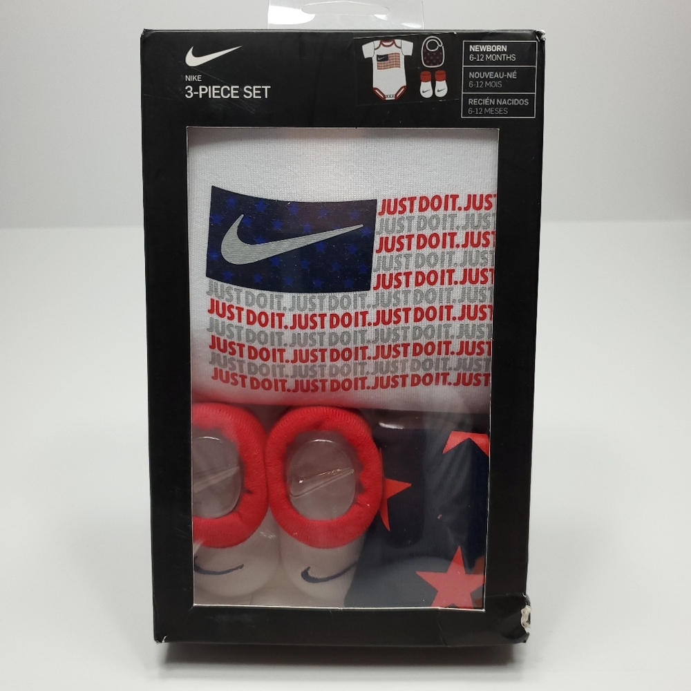Nike NWT 3Piece USA Infant Baby Gift Set 0-6 Months Bodysuit Bib & Booties